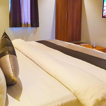 Hotel Nova Star Rajkot Exterior photo