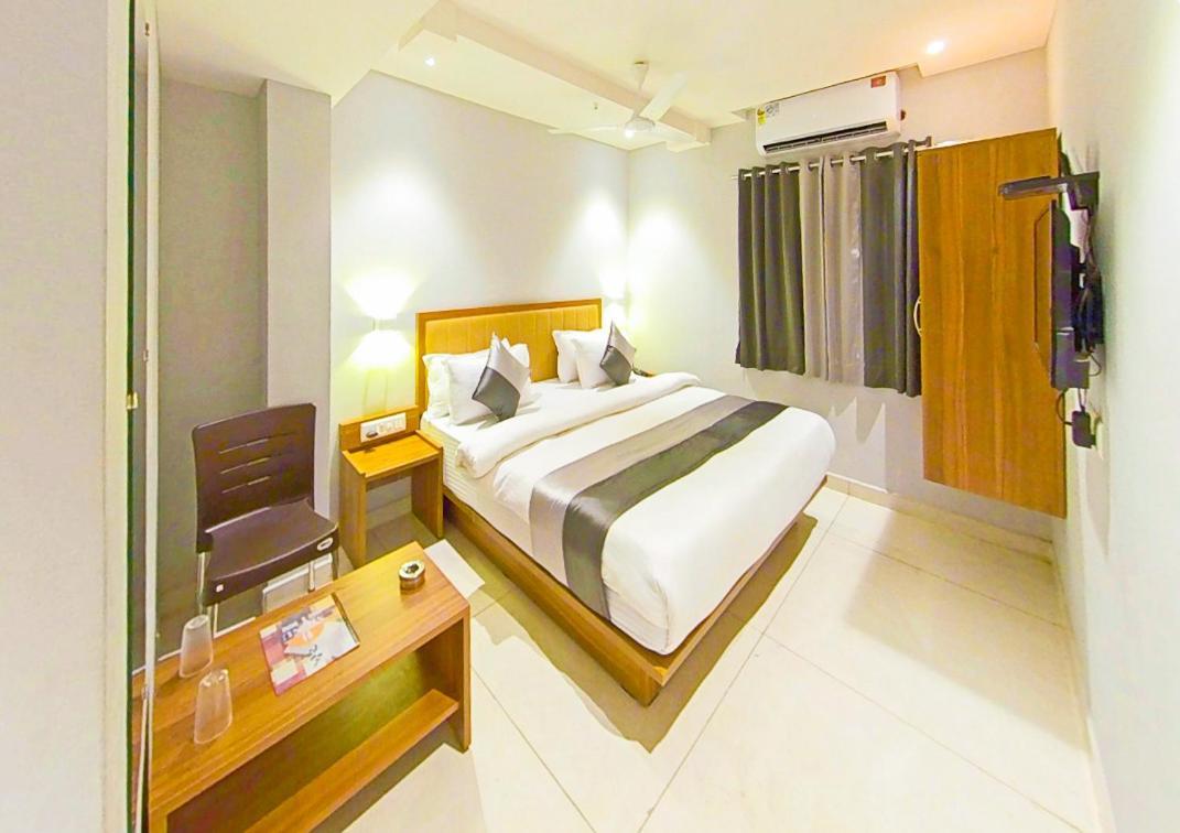 Hotel Nova Star Rajkot Exterior photo