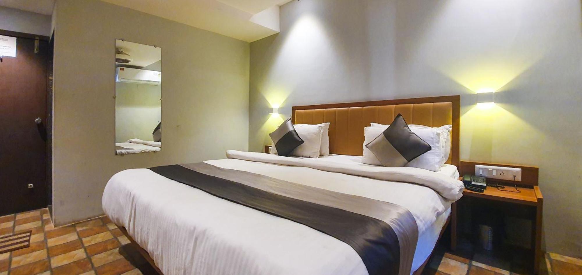 Hotel Nova Star Rajkot Exterior photo