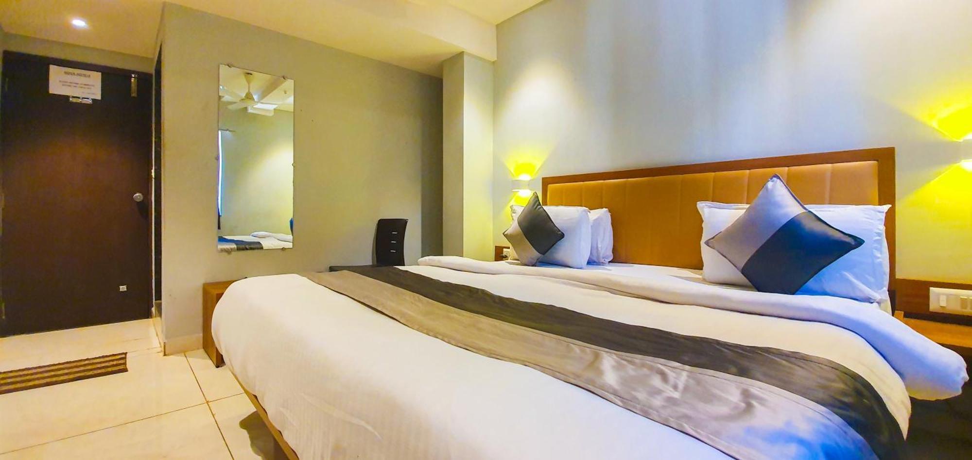 Hotel Nova Star Rajkot Exterior photo