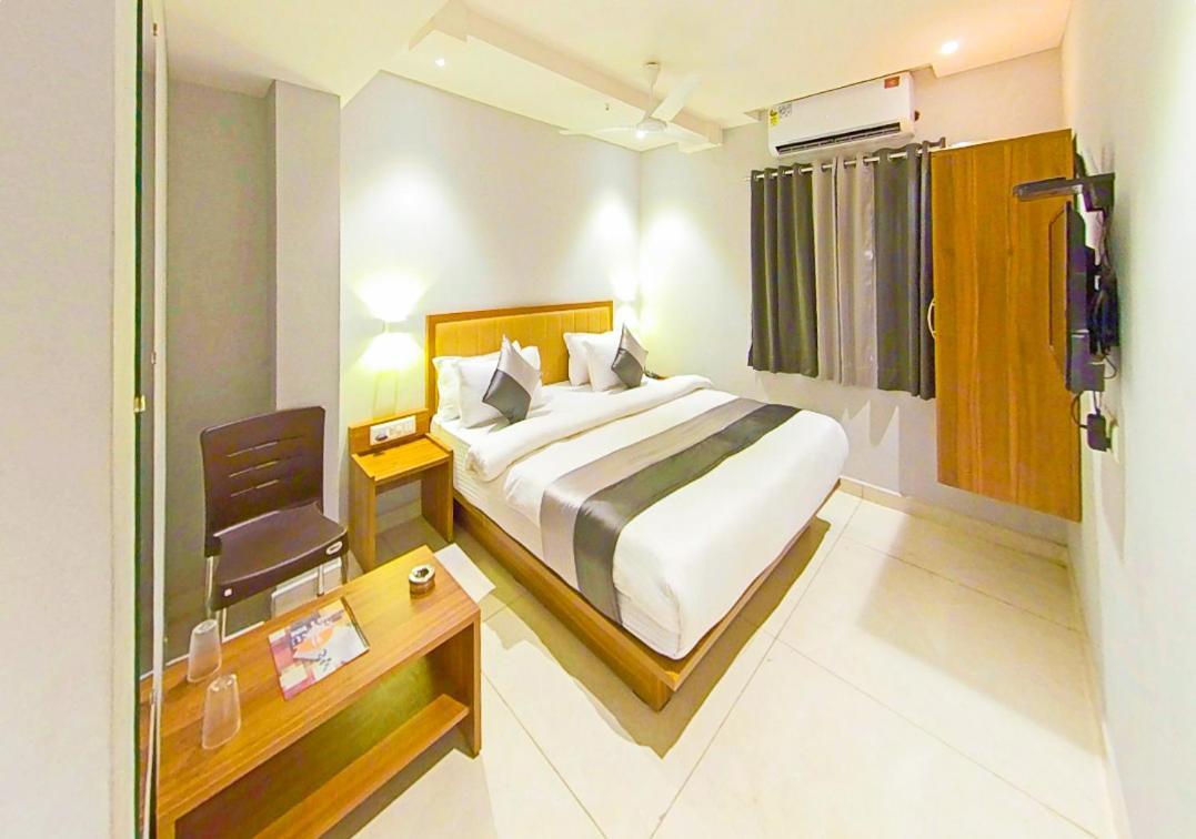 Hotel Nova Star Rajkot Exterior photo