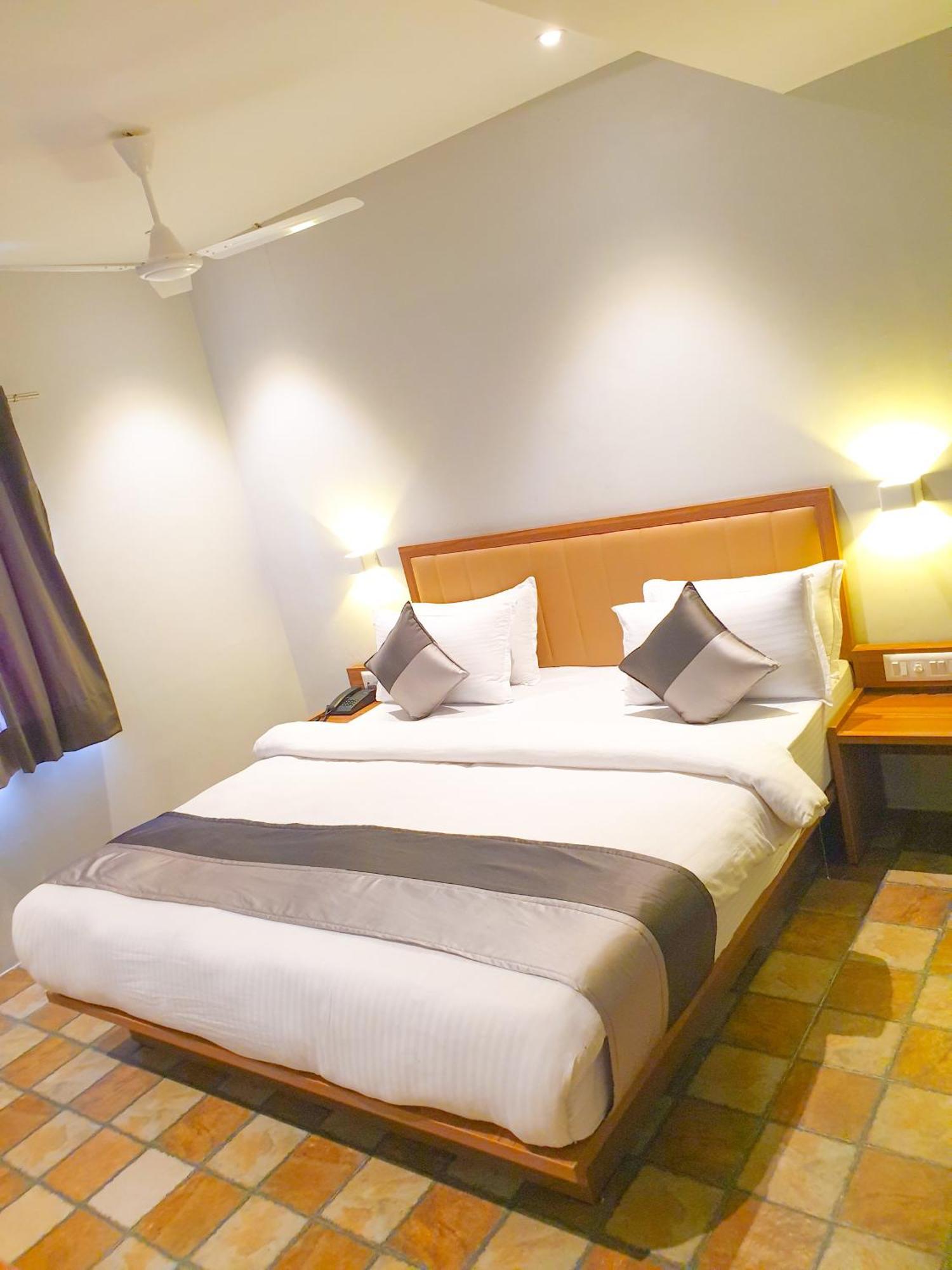 Hotel Nova Star Rajkot Exterior photo
