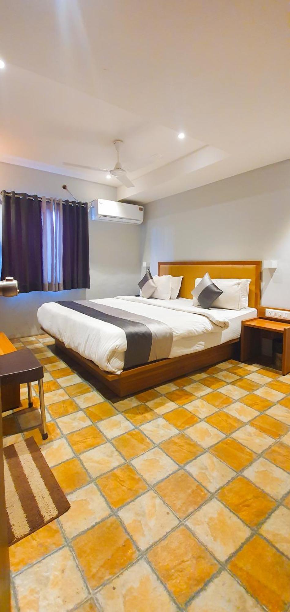 Hotel Nova Star Rajkot Exterior photo