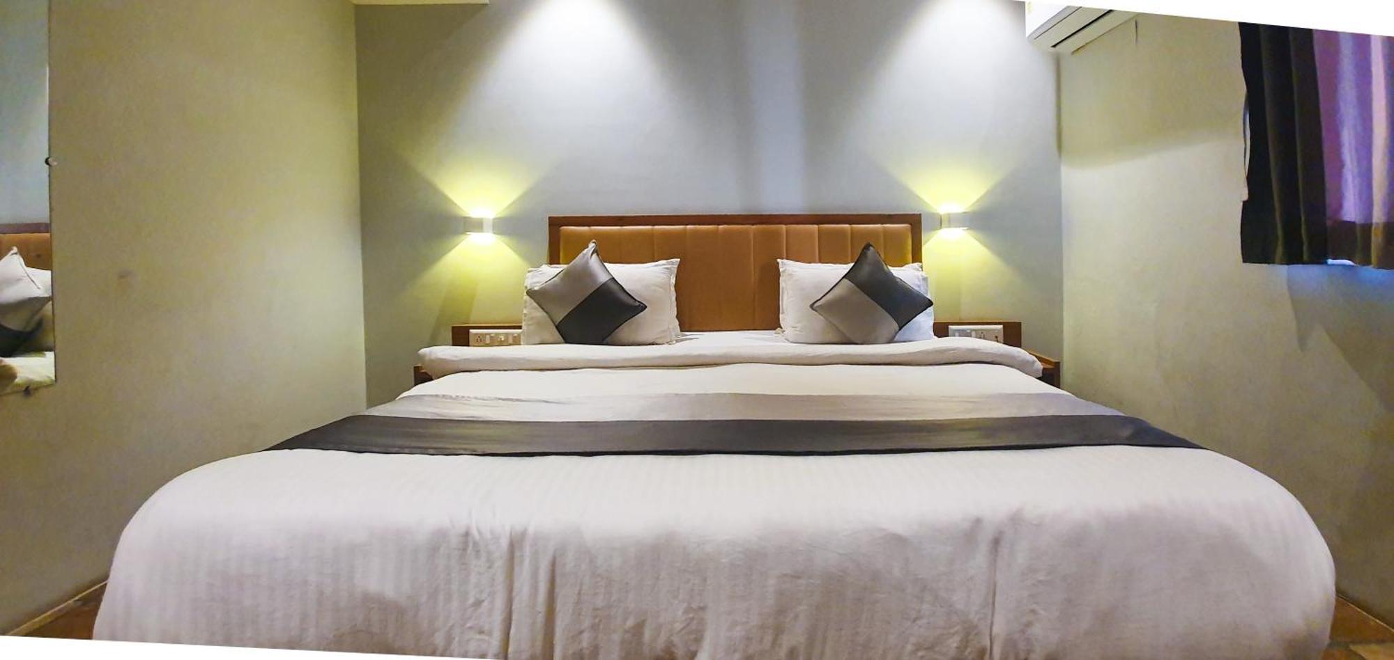 Hotel Nova Star Rajkot Exterior photo