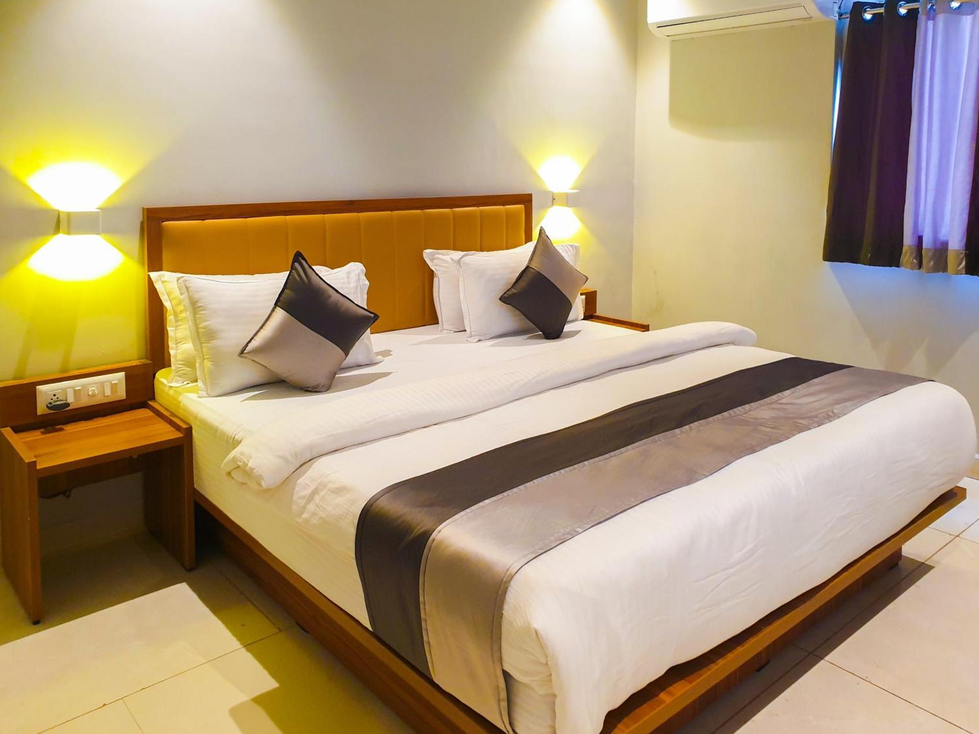 Hotel Nova Star Rajkot Exterior photo